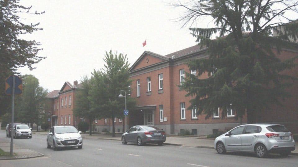 Jaka jest rola gubernatora w administracji gminnej?